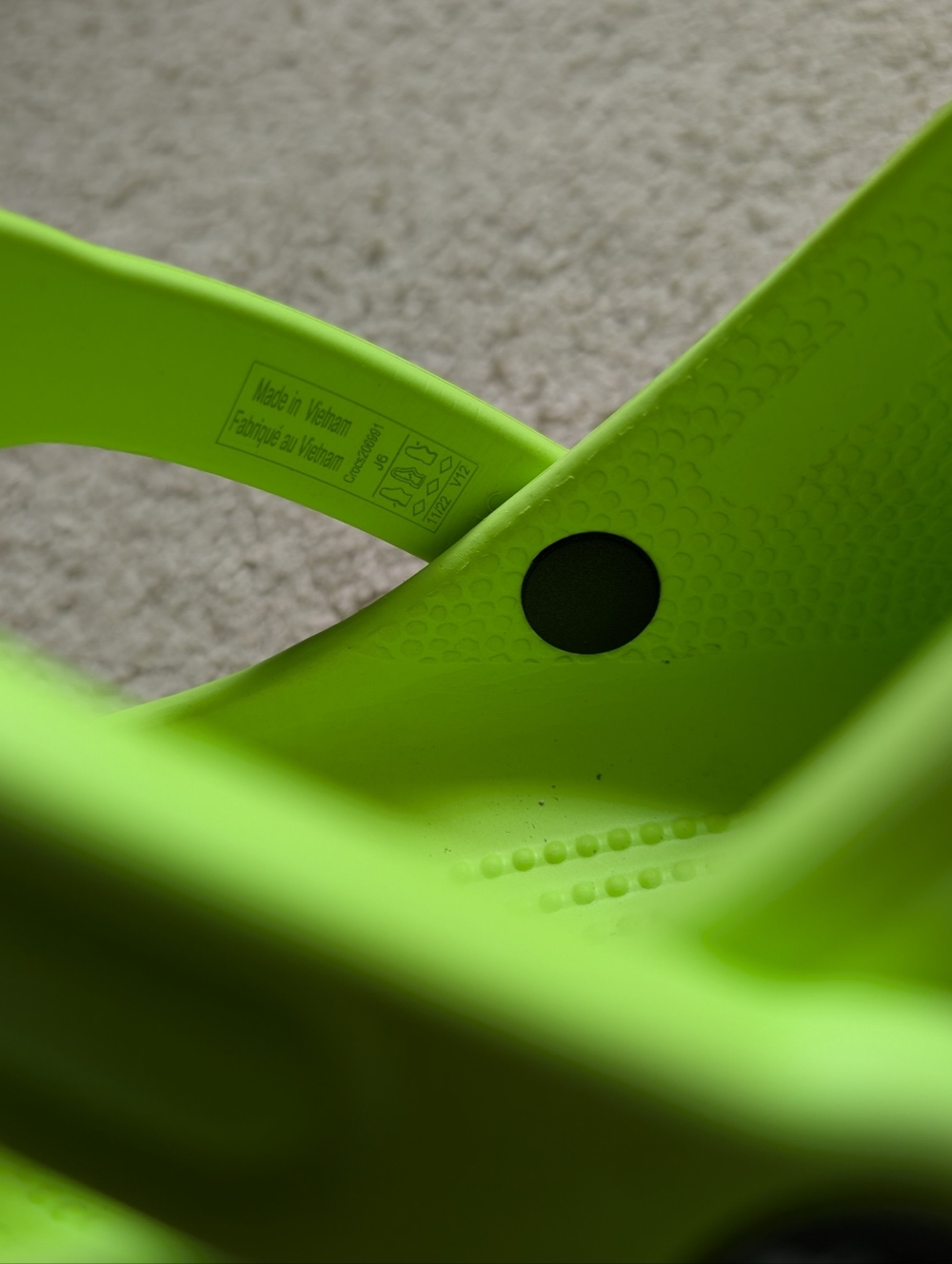 Neon Green Size J6 Or Women's Size 8-8.5 Crocs Clogs - Picture 5 of 10